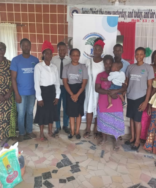 December Christmas Gifts to People in Mowe/Ibafo zone.